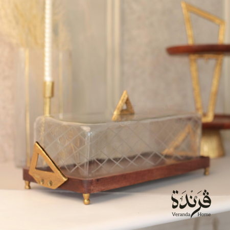 قالب كيك انجليزي زجاج مع قاعدة خشب هندي