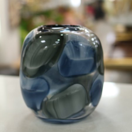 كحلي مع اسود