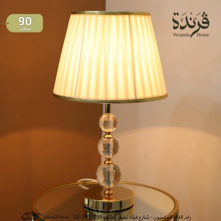 اضاءة طاولة مع 3 كرات كريستال