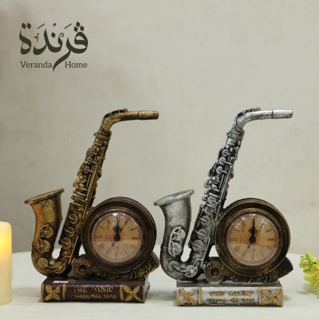 تحفة سكسافون مع ساعة