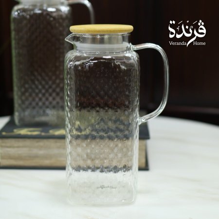 ابريق زجاج مع غطاء