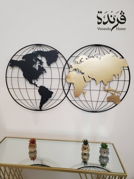 لوحة حائط معدنية